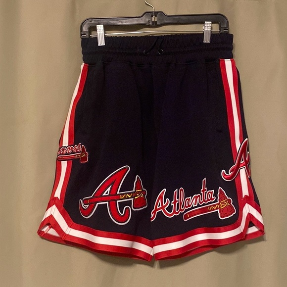 MLB Atlanta Braves Classic Chenille Pro Standard Men’s Shorts M